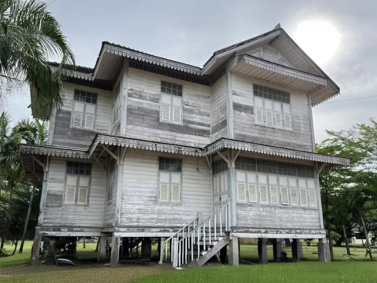 14 - https://ธนกฤช889ทุบตึกรื้อถอน.com | ธนกฤช 889 รับเหมาทุบตึก รื้อถอนอาคารครบวงจร เคลียร์พื้นที่รกร้าง และรับซื้อบ้านไม้เก่าให้ราคาสูง บริการด่วนทั่วกรุงเทพฯ และปริมณฑล ด้วยทีมงานมืออาชีพ พร้อมเข้าประเมินหน้างานฟรี ไม่มีค่าใช้จ่ายแฝง