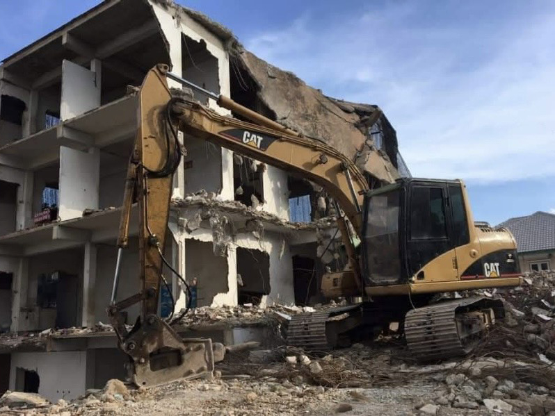 19 - https://ธนกฤช889ทุบตึกรื้อถอน.com | ธนกฤช 889 รับเหมาทุบตึก รื้อถอนอาคารครบวงจร เคลียร์พื้นที่รกร้าง และรับซื้อบ้านไม้เก่าให้ราคาสูง บริการด่วนทั่วกรุงเทพฯ และปริมณฑล ด้วยทีมงานมืออาชีพ พร้อมเข้าประเมินหน้างานฟรี ไม่มีค่าใช้จ่ายแฝง