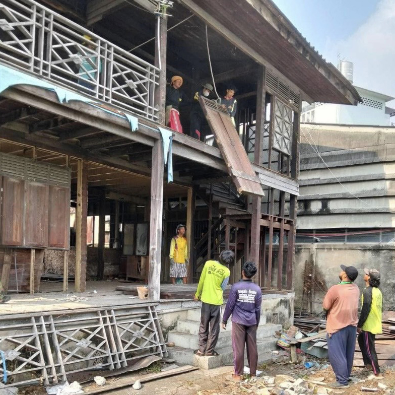 29 - https://ธนกฤช889ทุบตึกรื้อถอน.com | ธนกฤช 889 รับเหมาทุบตึก รื้อถอนอาคารครบวงจร เคลียร์พื้นที่รกร้าง และรับซื้อบ้านไม้เก่าให้ราคาสูง บริการด่วนทั่วกรุงเทพฯ และปริมณฑล ด้วยทีมงานมืออาชีพ พร้อมเข้าประเมินหน้างานฟรี ไม่มีค่าใช้จ่ายแฝง