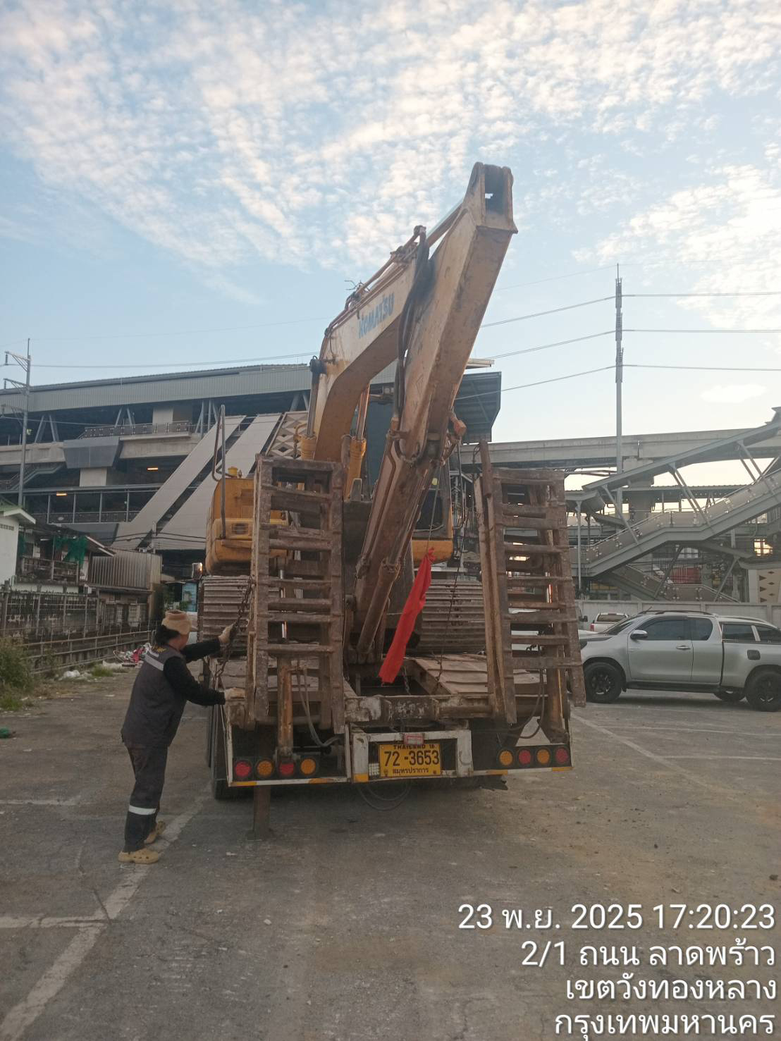 ธนกฤช 889 รับเหมาทุบตึก รื้อถอนอาคารครบวงจร เคลียร์พื้นที่รกร้าง และรับซื้อบ้านไม้เก่าให้ราคาสูง บริการด่วนทั่วกรุงเทพฯ และปริมณฑล ด้วยทีมงานมืออาชีพ  [..]